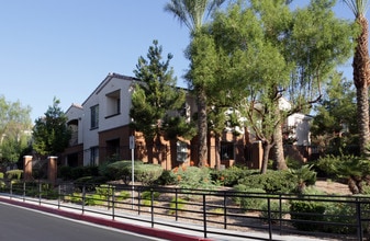Vintage Desert Rose 55+ Senior Apartments in Las Vegas, NV - Foto de edificio - Building Photo