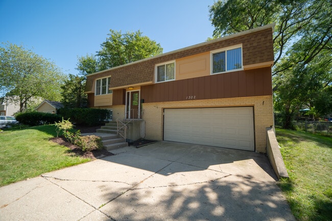 property at 1302 Oxford Ln