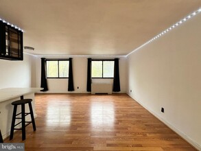8601 Manchester Rd in Silver Spring, MD - Building Photo - Building Photo