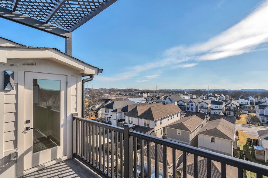 5305 California Ave in Nashville, TN - Building Photo