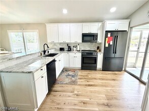 27594 Shore Dr in Bonita Springs, FL - Building Photo - Building Photo