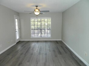 4159 Steck Ave, Unit 293 in Austin, TX - Foto de edificio - Building Photo