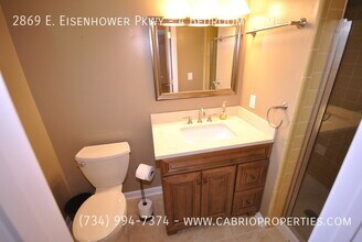 2869 E Eisenhower Pkwy in Ann Arbor, MI - Building Photo - Building Photo