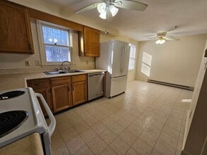 27 Candlewood Ln, Unit 27D in Sanford, ME - Foto de edificio - Building Photo