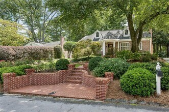 1925 Colland Dr NW in Atlanta, GA - Building Photo - Building Photo