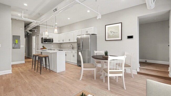 119 S Main St, Unit B in Chelsea, MI - Foto de edificio - Building Photo