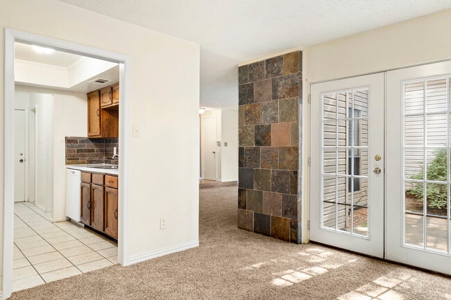 421 San Mateo Dr in Garland, TX - Foto de edificio - Building Photo