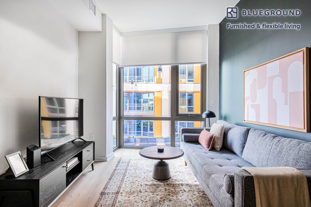 2121 1st St in Washington, DC - Building Photo