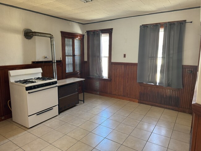 49 Houghton St, Unit 1