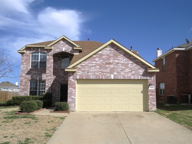 7505 Geneseo Ln in Arlington, TX - Foto de edificio