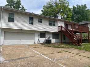 1226 Wissmann Dr in Ballwin, MO - Building Photo - Building Photo