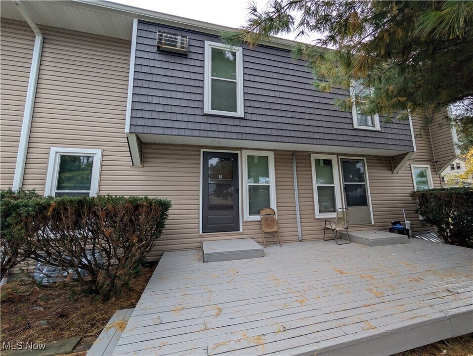 595 Dayton St in Akron, OH - Building Photo