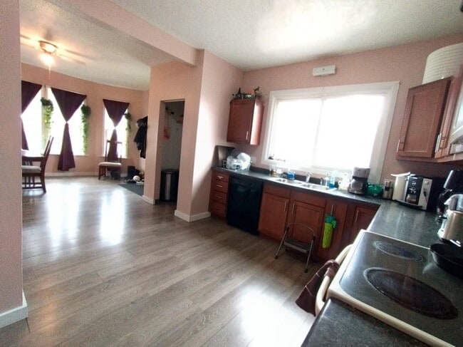 810 N Broad St in Mankato, MN - Foto de edificio - Building Photo