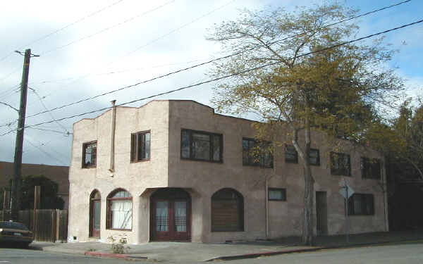 377 Clifton St in Oakland, CA - Building Photo - Building Photo