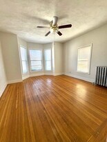 90 William St, Unit #1 in Stoneham, MA - Building Photo