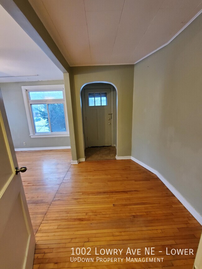 1002 NE Lowry Ave-Unit -Lower in Minneapolis, MN - Building Photo - Building Photo