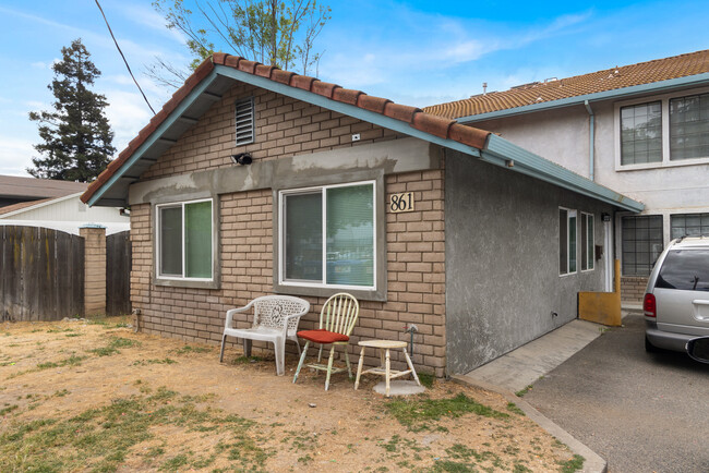 861-869 N Mitchell Ave
