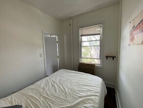 68 Devoe St, Unit 2 in Brooklyn, NY - Foto de edificio - Building Photo