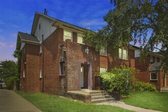 420 W Clay St in Houston, TX - Building Photo - Building Photo