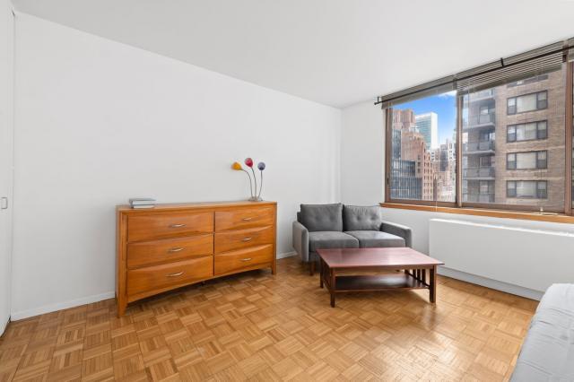 235 E 40th St in New York, NY - Building Photo