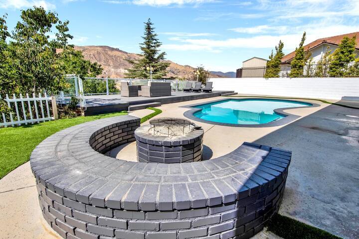 12036 Darby Ave in Los Angeles, CA - Building Photo