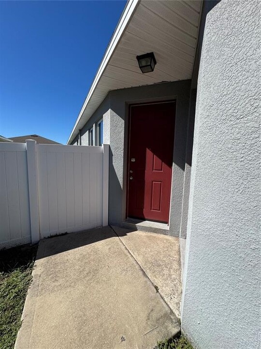 1426 Riverboat Dr in Kissimmee, FL - Building Photo