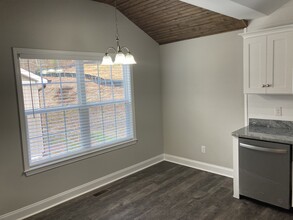 1416 Cleo Way, Unit B in Dalton, GA - Foto de edificio - Building Photo