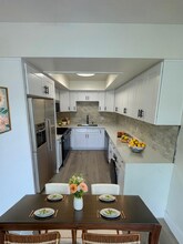 17422 Keelson Ln in Huntington Beach, CA - Building Photo - Building Photo