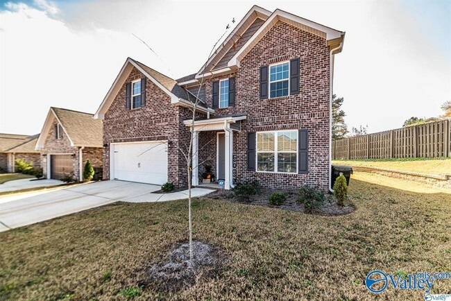 108 Erskin Parcus Dr in Madison, AL - Foto de edificio - Building Photo
