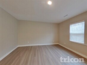 4628 W Mineral Ln in New Palestine, IN - Foto de edificio - Building Photo