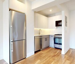 East 26th Street, Unit 1FE in New York, NY - Building Photo - Building Photo
