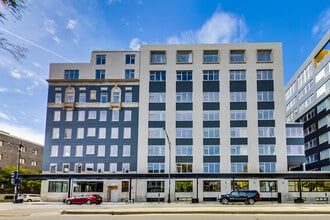 Anderson Point in Chicago, IL - Foto de edificio - Building Photo