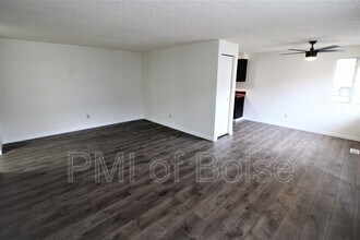 3242 W Malad St in Boise, ID - Building Photo - Building Photo
