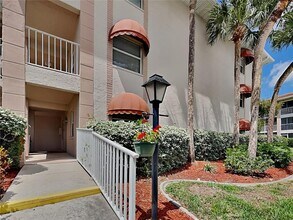 6501 Stone River Rd in Bradenton, FL - Building Photo - Building Photo