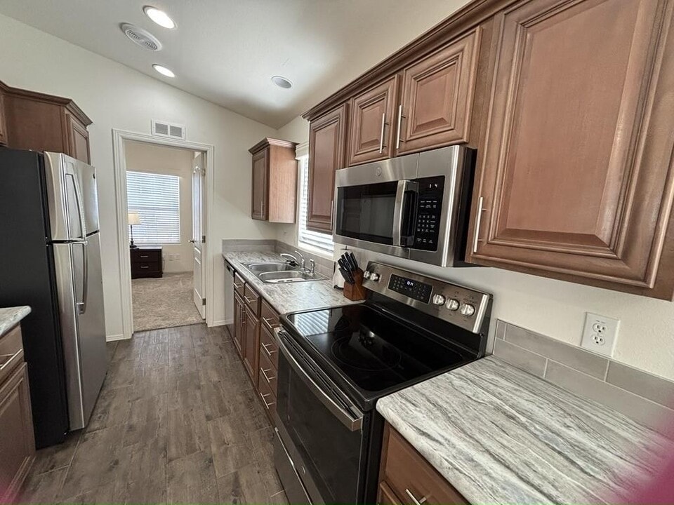 8700 E University Dr in Mesa, AZ - Building Photo