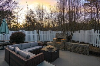 120 Whitney Dr in Asheville, NC - Building Photo - Building Photo