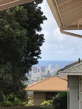 2033 Oswald St in Honolulu, HI - Building Photo - Building Photo