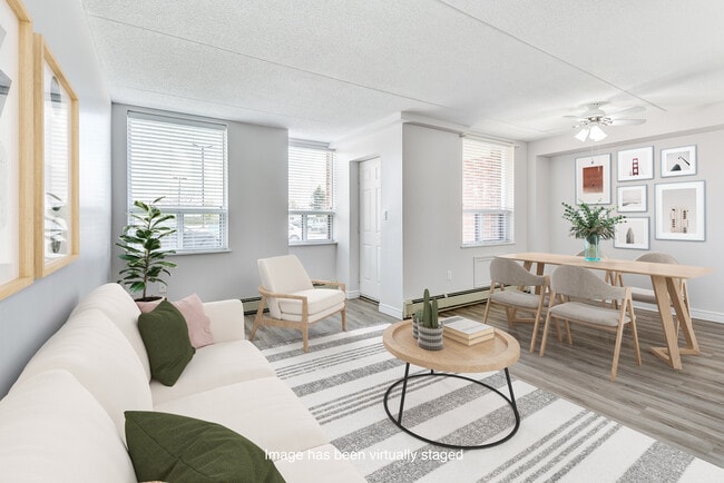 Queens Park Residences in Tillsonburg, ON - Building Photo - Building Photo