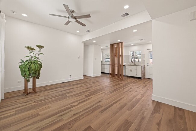 339 E Delz Dr in Houston, TX - Building Photo - Building Photo