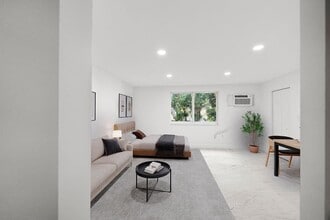 6930 NW 186th St, Unit 217-A in Hialeah, FL - Foto de edificio - Building Photo