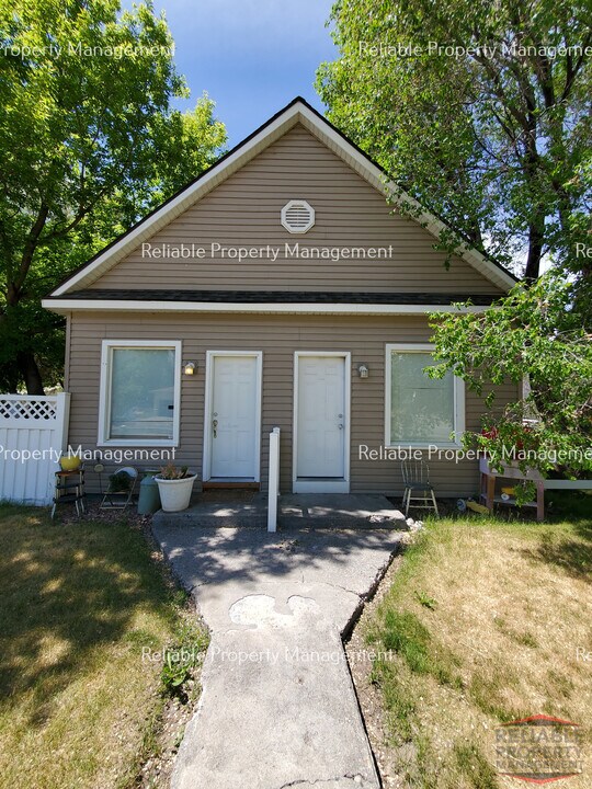 1499 Mound Ave, Unit 1499 in Idaho Falls, ID - Foto de edificio