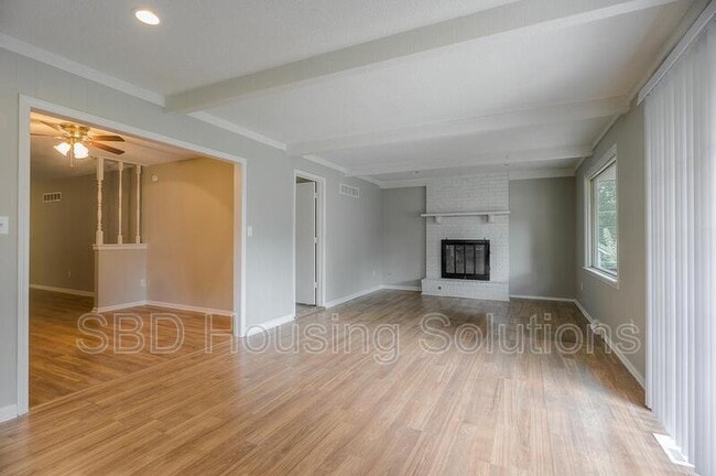 1616 S Pleasant St in Independence, MO - Building Photo - Building Photo