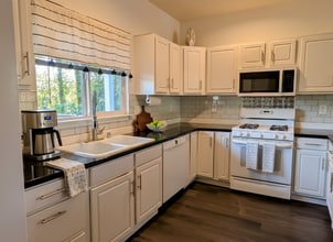 200 Whispering Pine Pl in Sultan, WA - Foto de edificio - Building Photo