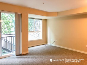 108 5th Ave S-Unit -Unit 416 in Seattle, WA - Building Photo - Building Photo