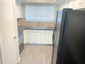 6620 Westwick Dr in Houston, TX - Building Photo - Building Photo