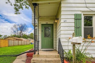 911 Sims Ave in St. Paul, MN - Building Photo - Building Photo