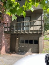 446 Crosbie Dr in Canonsburg, PA - Building Photo - Building Photo