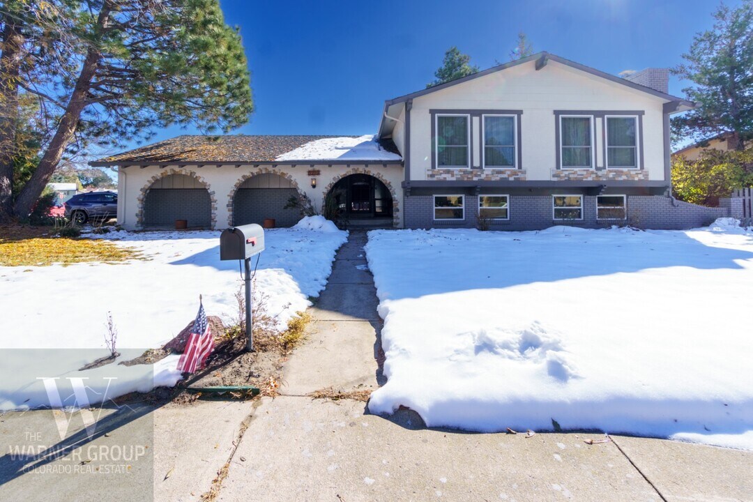 3295 Parade Cir E in Colorado Springs, CO - Building Photo