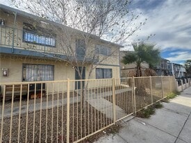 4775 Lucite Ln in Las Vegas, NV - Building Photo