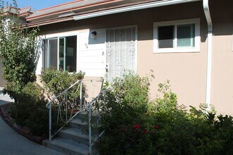 445 E Providencia Ave, Unit B in Burbank, CA - Building Photo - Building Photo